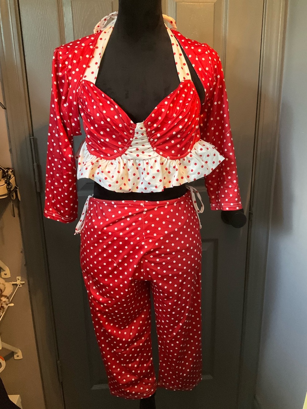 Outcast Frieda XL Red Polka Dot Crop Top, shaw, and capris 3 piece Set - Picture 3 of 7